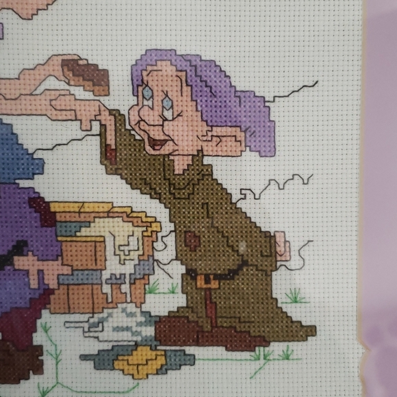 Snow white and the seven dorphs cross stitched - Picture 5 of 8